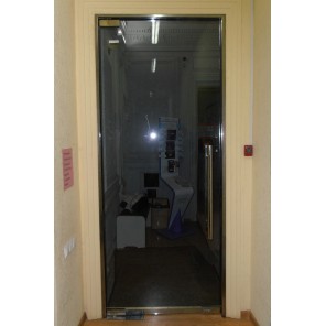 Маятниковая стеклянная дверь HDL